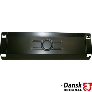Rear center panel