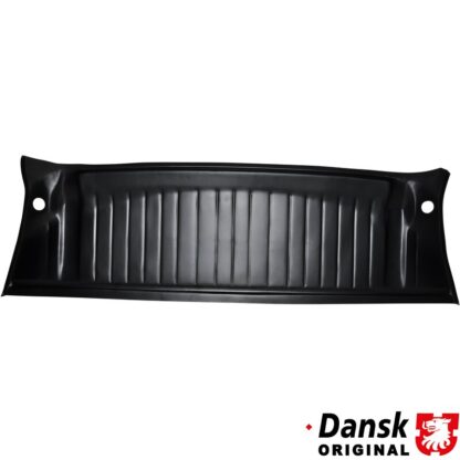 Parcel shelf repair section under rear window